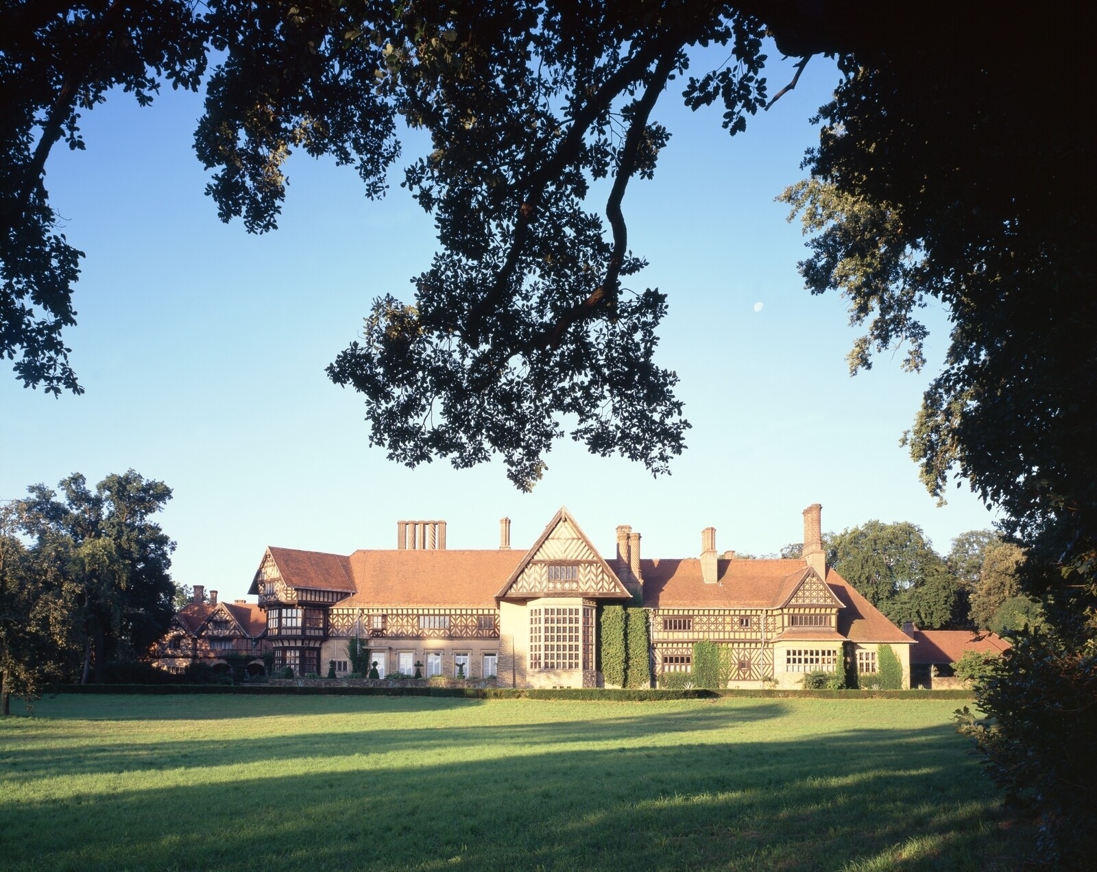 Cecilienhof Palace F0017706 vkopie Monitorbild