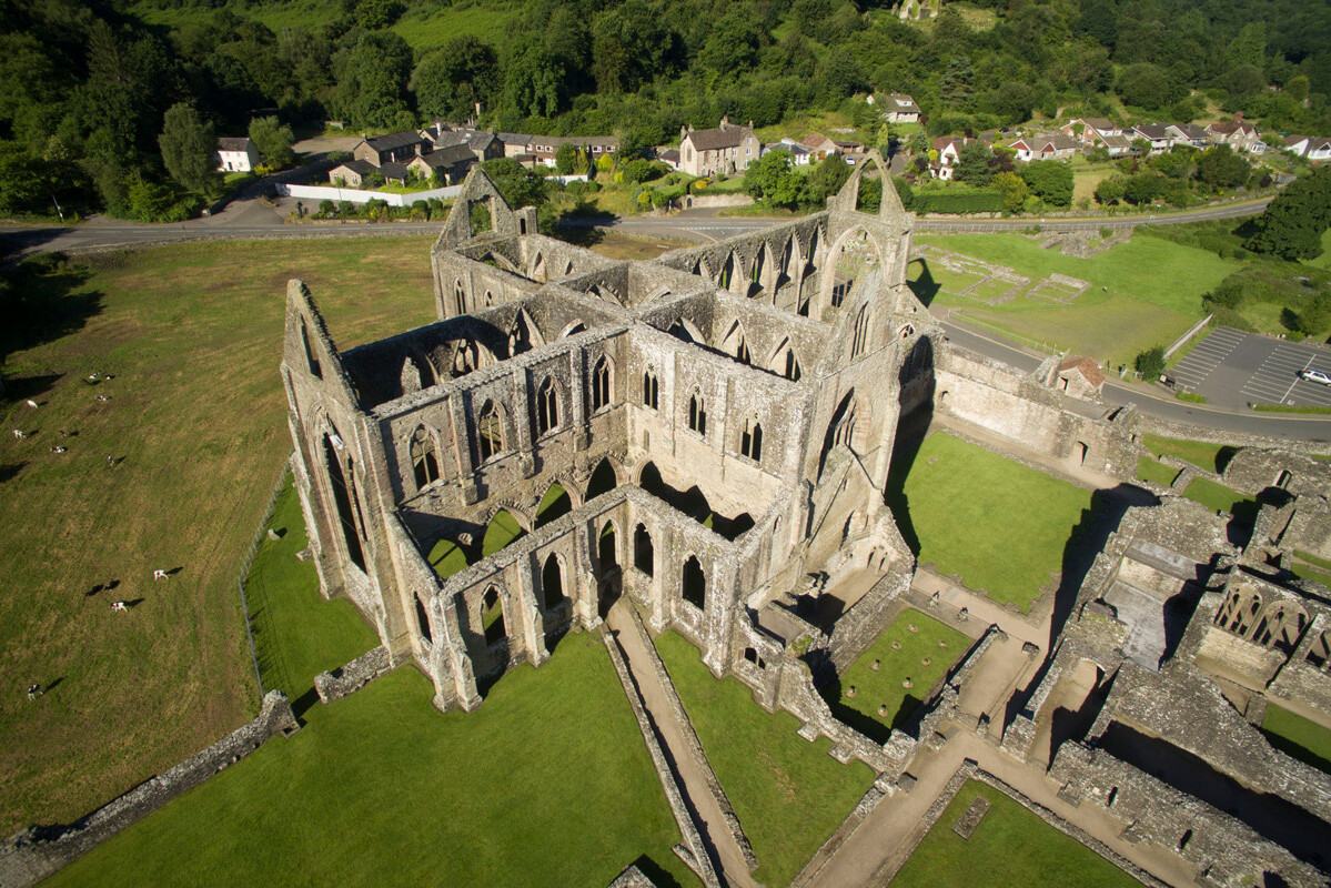 Tintern Abbey 4