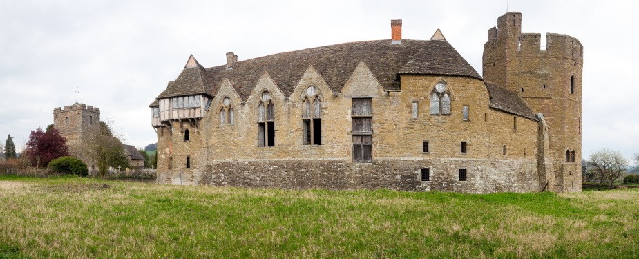 Stokesay Castle 13198230 l 123 RF web