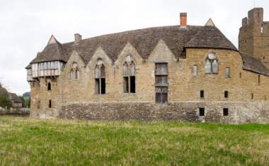 Stokesay Castle 13198230 l 123 RF web