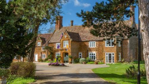 Heacham Manor Exterior from driveway