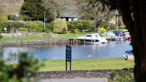 Newby Bridge Hotel garden03
