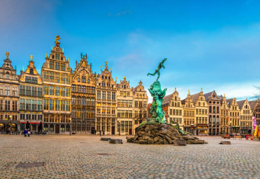 Antwerp Grote Market 155111459 123 RF