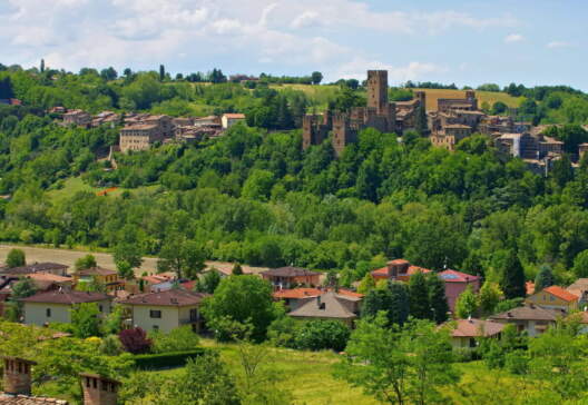 Castell Arquato 30829501 l 123 RF