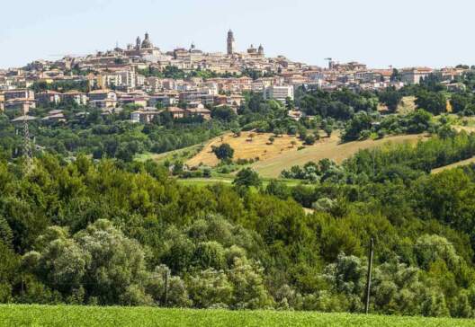 Macerata 17677415 123 RF
