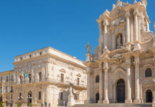 Piazza Duomo Syracuse 171941843 123 RF