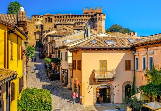 Gradara 117295414 123 RF