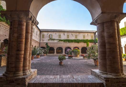 San Nicola Church Cloisters Macerata 17677603 123 RF