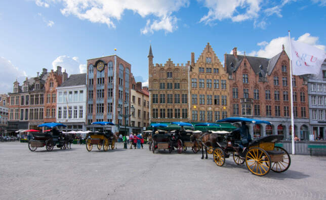 Bruges Horse Drawn Carriages 148431538 123 RF