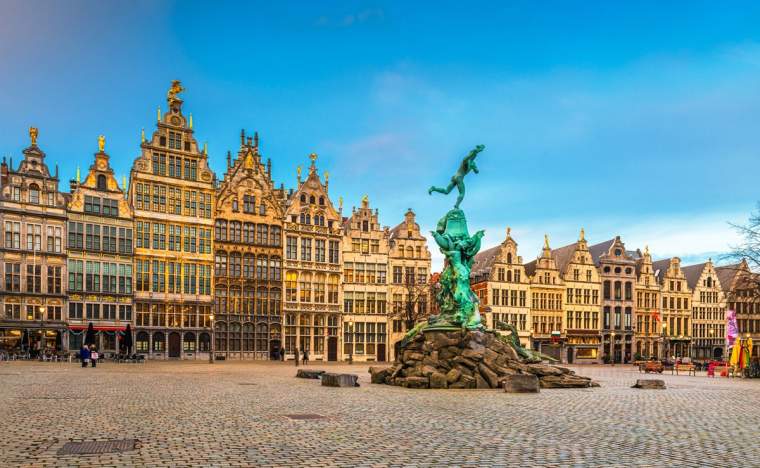 Antwerp Grote Market 155111459 123 RF
