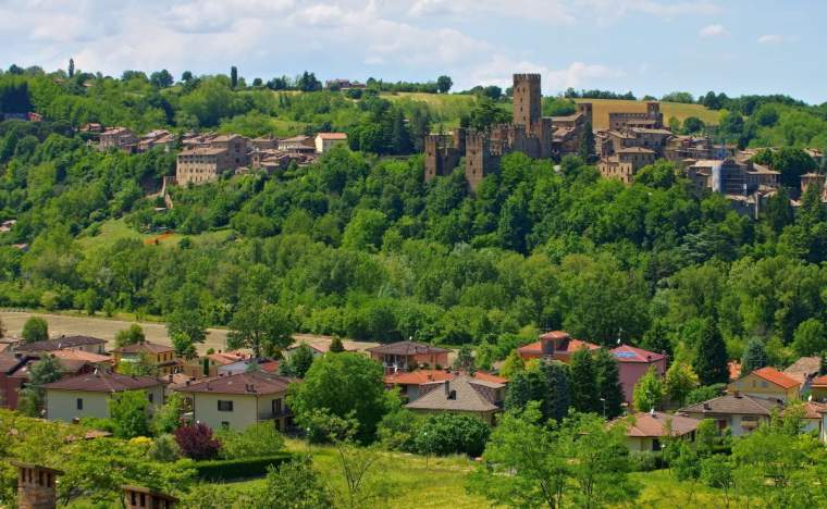 Castell Arquato 30829501 l 123 RF