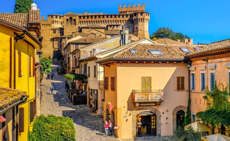 Gradara 117295414 123 RF