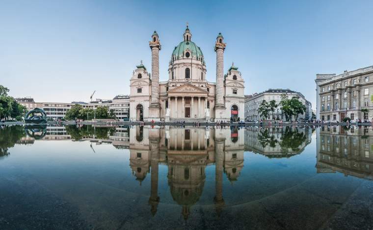St.-Charless-Church-Karlskirche-in-Vienna-Austria-in-twilight