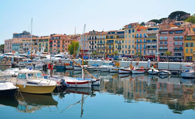 Old-city-and-harbor-in-Cannes-French-Riviera-France