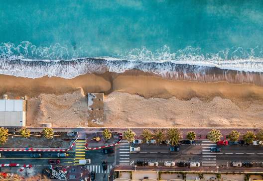 Cannes_barna-bartis-540113-unsplash