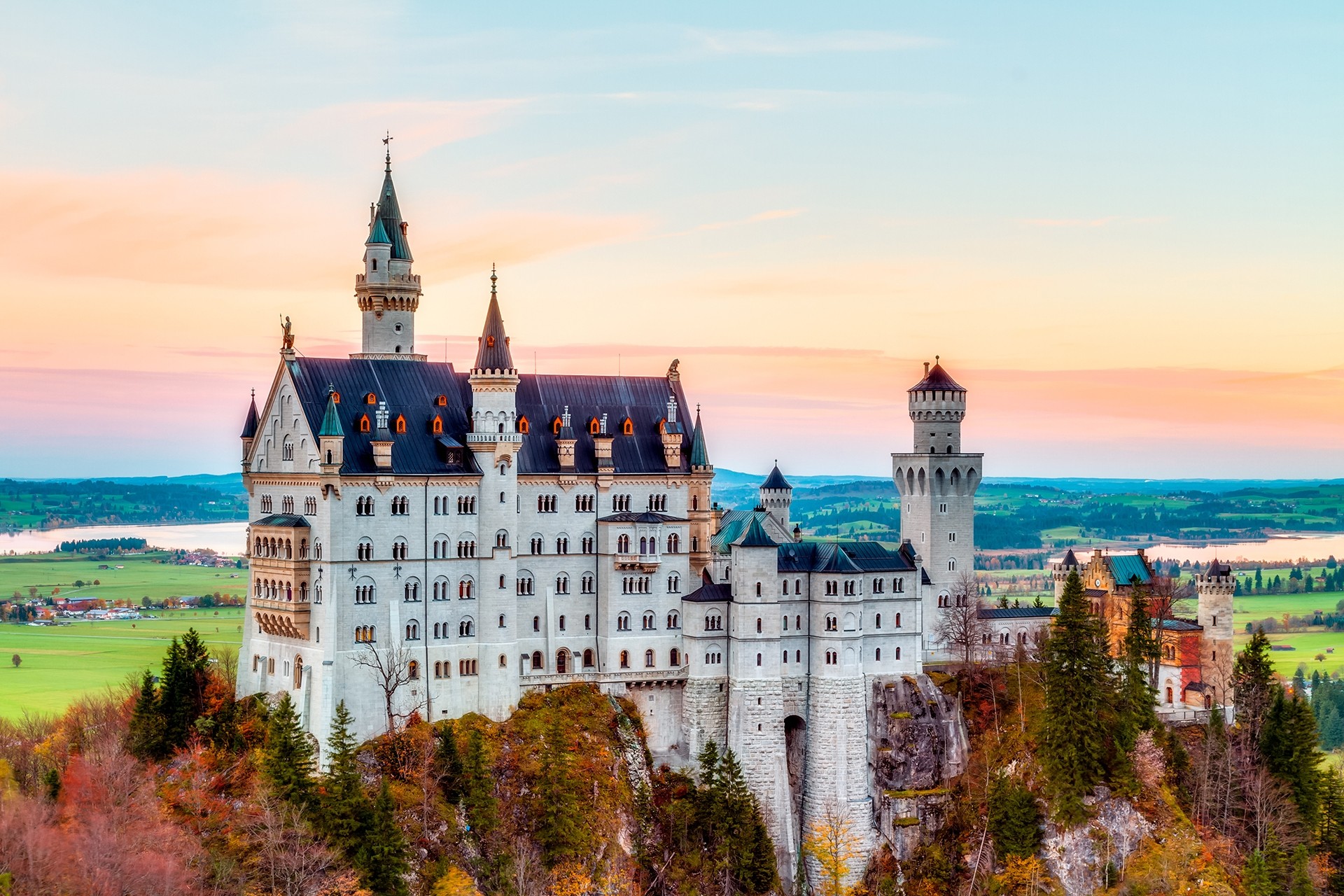 Neuschwanstein-Lovely-Autumn-Landscape-Panorama