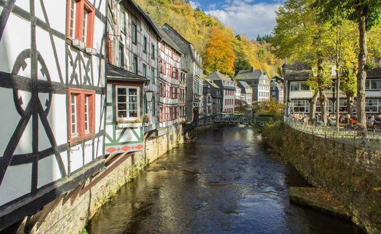 Monschau-Eifel-as-Old-Town-in-the-autumn
