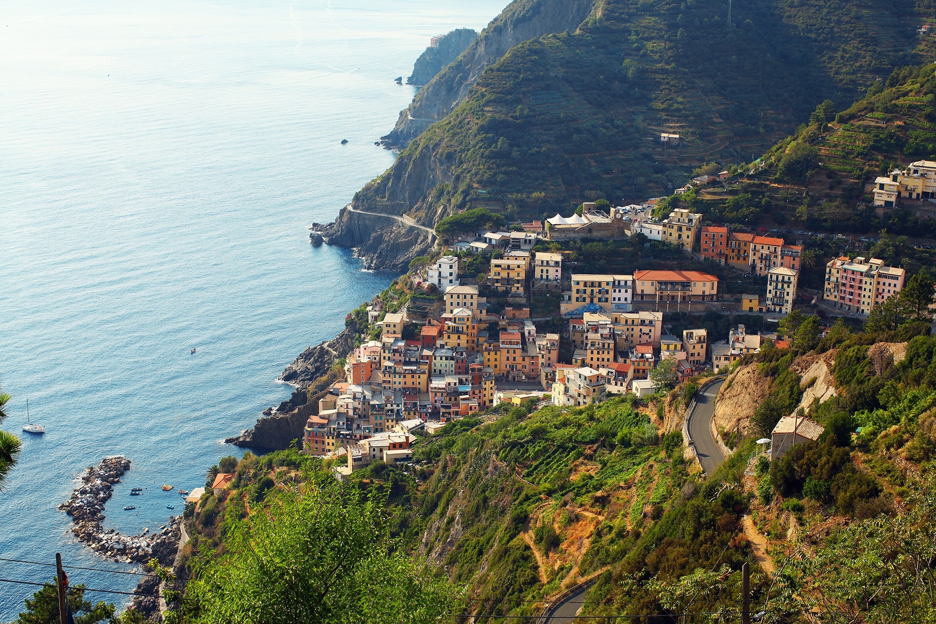 Monterosso_ilya-orehov-61262-unsplash