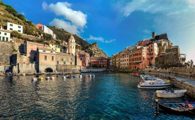 Vernazza_alexey-turenkov-1311712-unsplash
