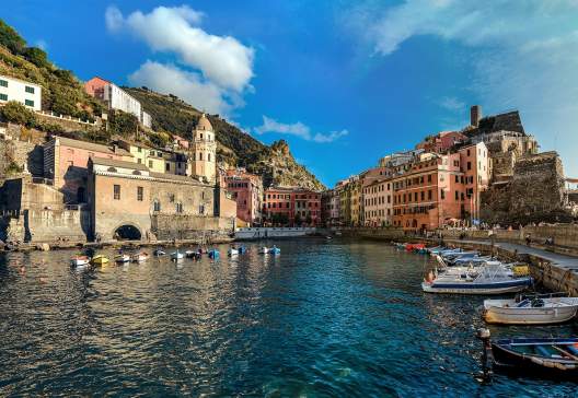 Vernazza_alexey-turenkov-1311712-unsplash