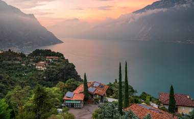 Panorama-of-Lake-Garda_shutterstock_1165677952_Arcansel