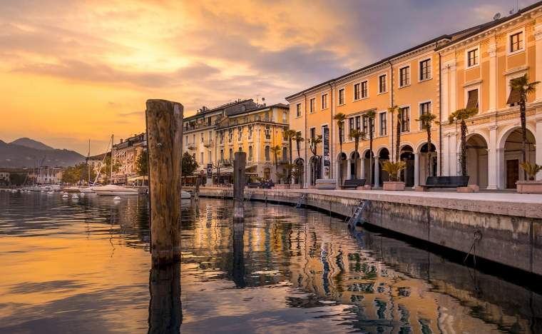 Salo Lake Garda 98834874 123 RF