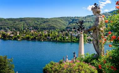 Isola-Bella-is-located-in-the-middle-of-Lake-Maggiore-Italy