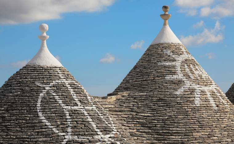 Puglia-trulli-roof
