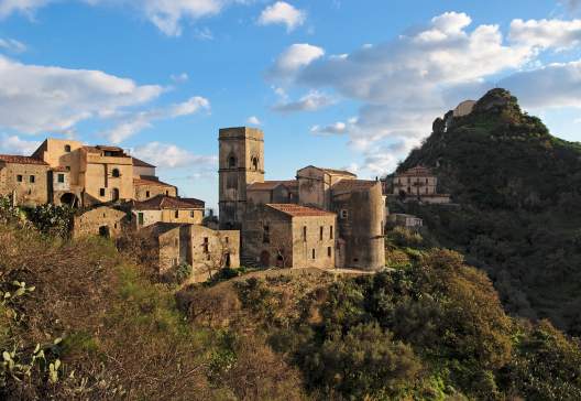 Medieval-village-of-Savoca-in-Sicily-Italy-at-sunset