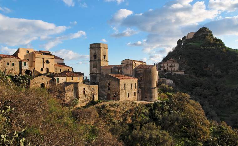 Medieval-village-of-Savoca-in-Sicily-Italy-at-sunset