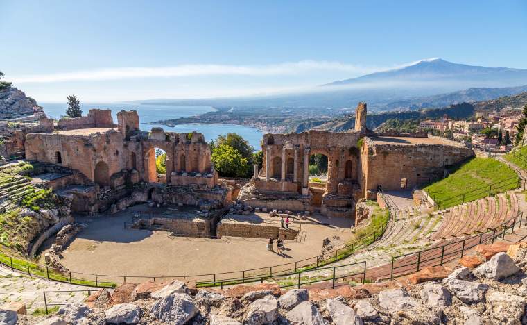 Ruins-of-the-ancient-greek-amphitheater-of-Taormina-Sicily