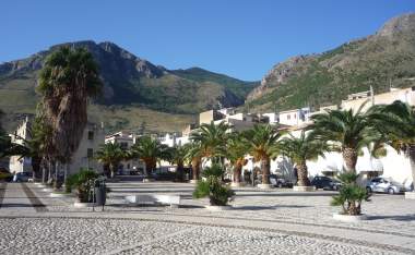 Piazza-in-castellamare-1