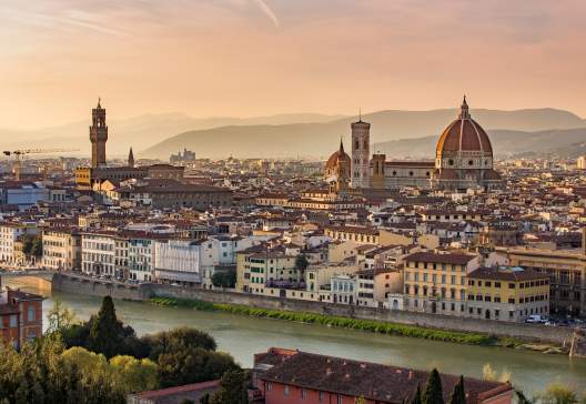 Florence-cityscape-in-Tuscany-Italy