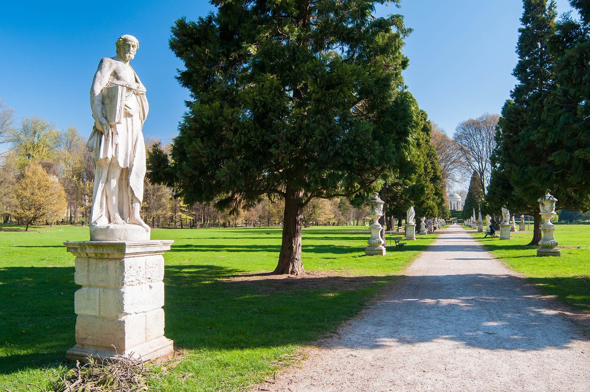 The-main-avenue-of-Querini-park-in-Vicenza-with-its-typical-ornamental-statues-and-sculptures