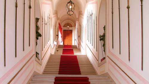 Castel-Brando_A01-Scalone