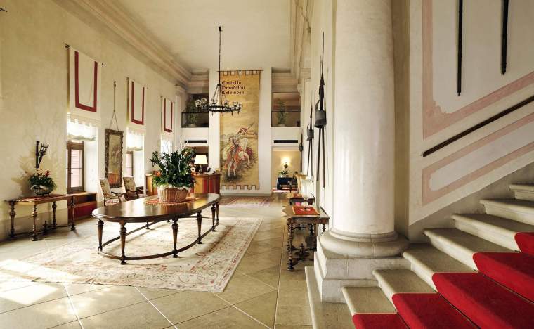 Castel-Brando_Hall