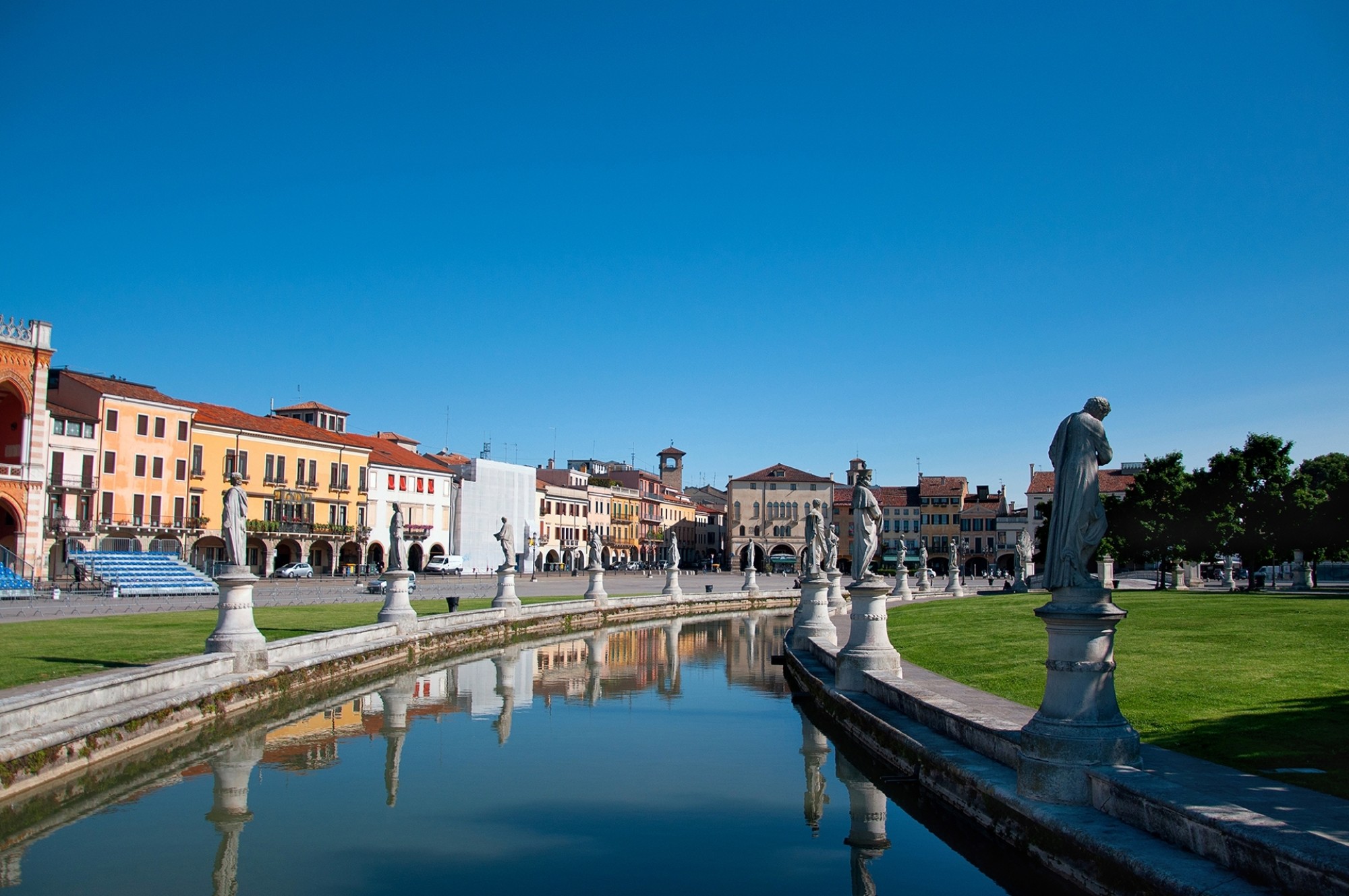View-of-the-canal-with-statues-on-Prato-della-Valle-in-Padova-Veneto-Italy