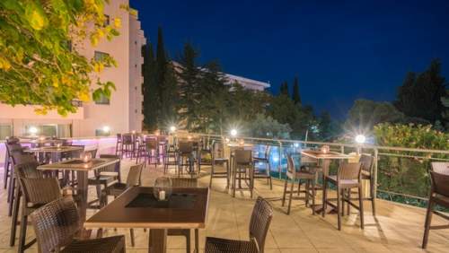 Outside-Bar-area
