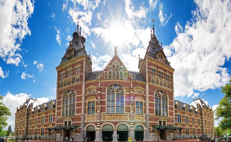 Beautiful-view-on-the-completely-renovated-National-state-museum-in-Amsterdam