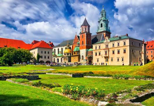 Historic-castle-in-the-old-city-of-Krakow