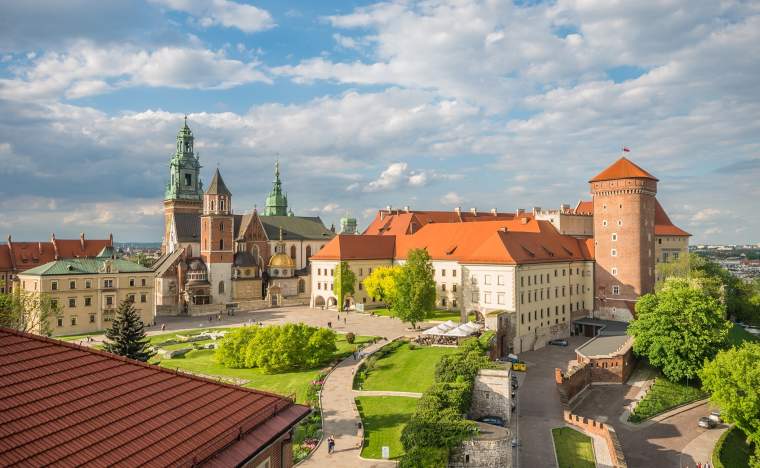Cathedral-of-St-Stanislaw-and-St-Vaclav-and-royal-castle-on-the-Wawel-Hill-Krakow-Poland