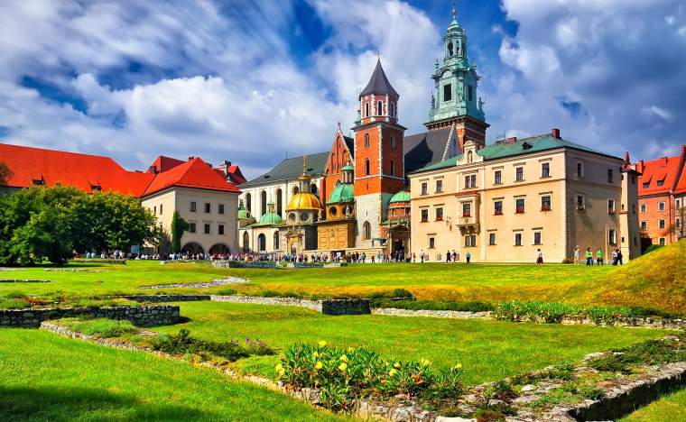 Historic-castle-in-the-old-city-of-Krakow