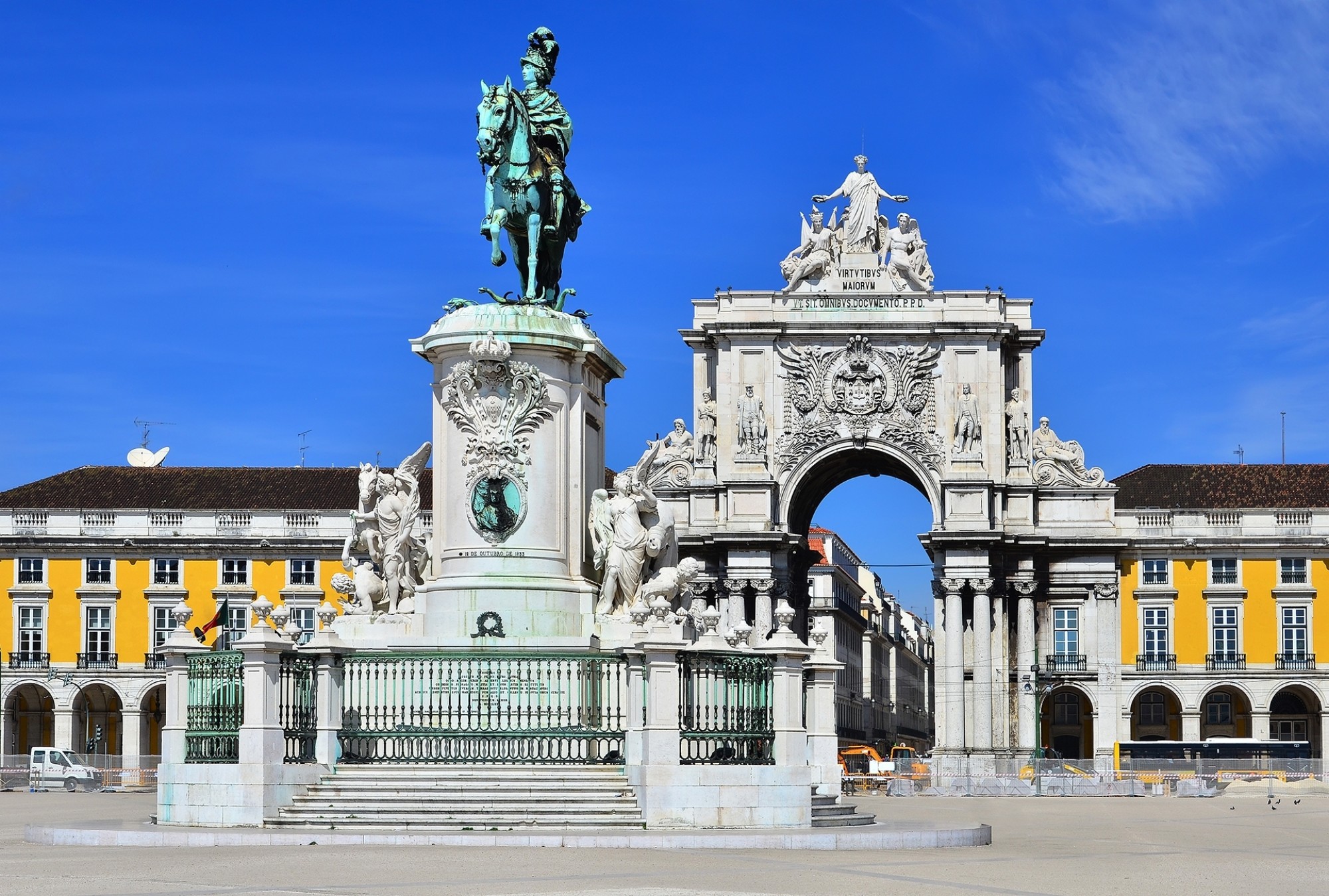 Praca-do-Comercio-Commerce-Square-is-located-near-Tagus-River-in-Lisbon