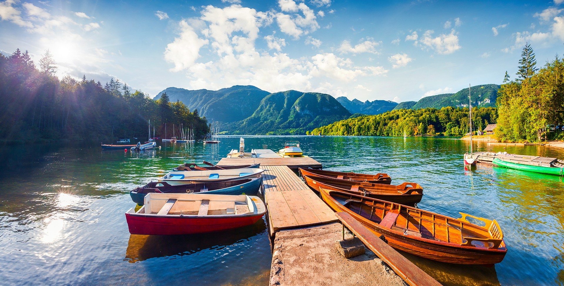 Bohinj-Lake.-moning-scene-in-the-Triglav-National-Park-Julian-Alps-Slovenia
