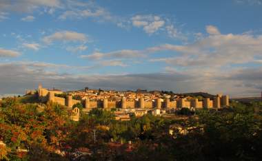 Avila in sunset 1451200 1
