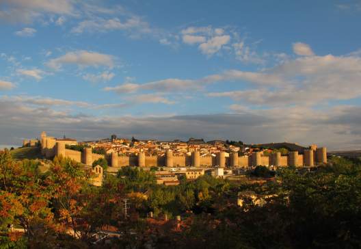 Avila in sunset 1451200 1