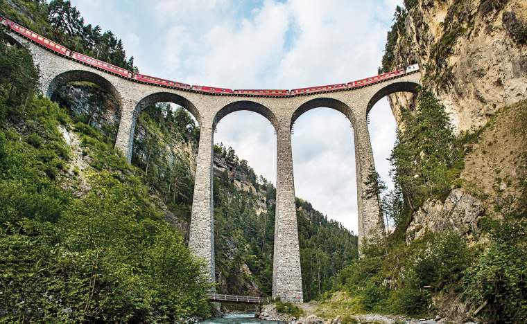 Sts8560 Bernina Express Landwasserviadukt STST STTP Marcus Gyger