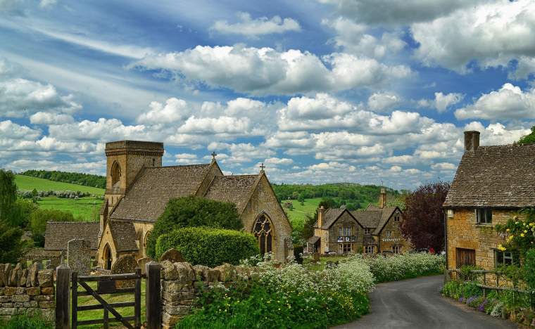 Lazy-afternoon-in-the-Cotswolds