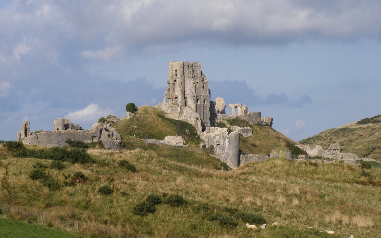Corfe-castle-1208201-1280x960