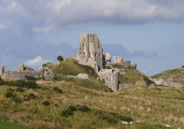 Corfe-castle-1208201-1280x960